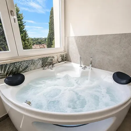 Guest house Konero 3*